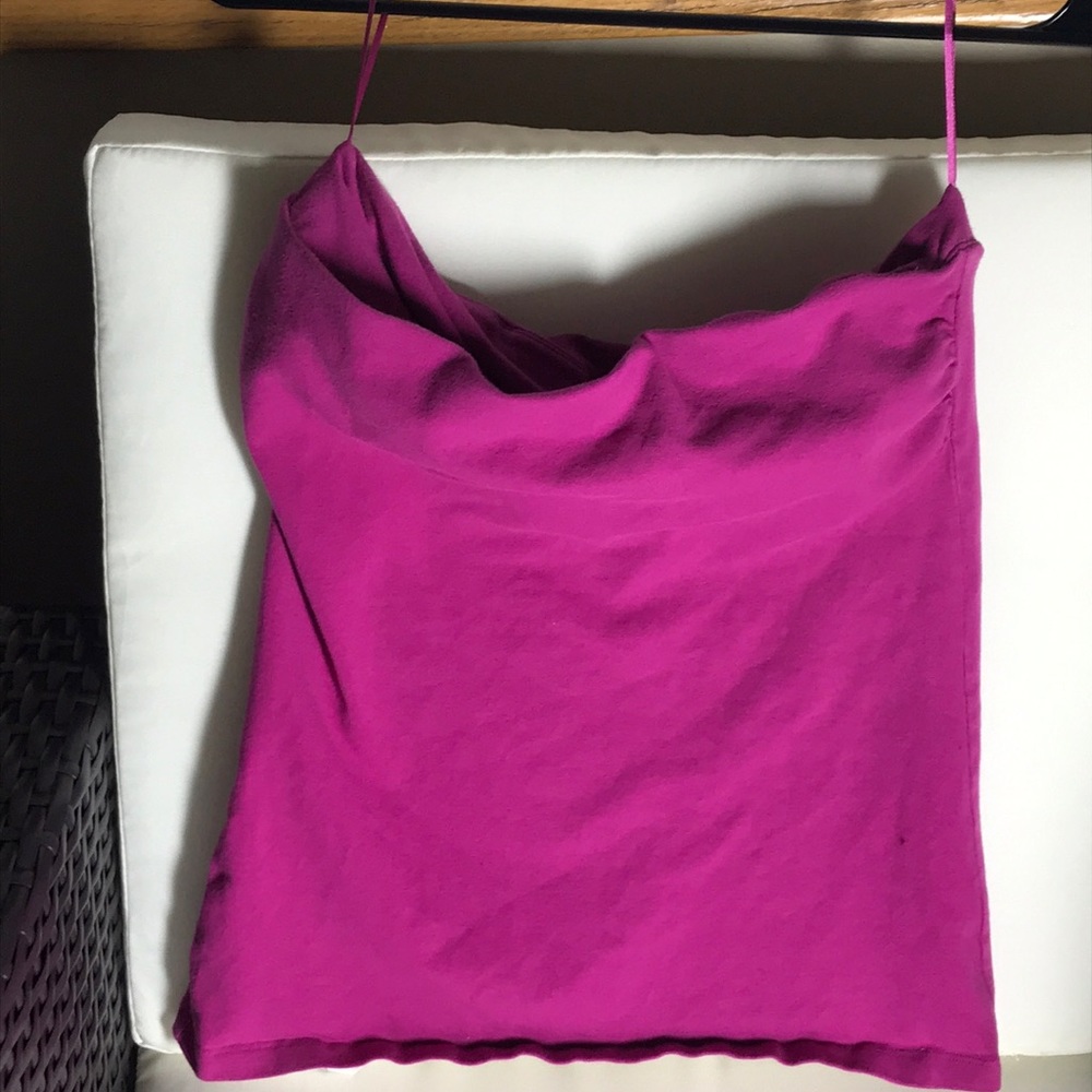 Sexy Express strapless tube shirt.